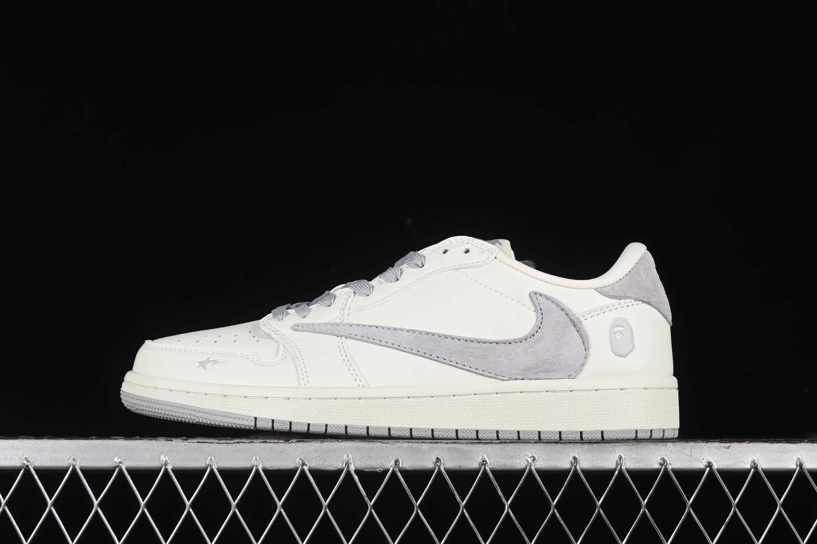 All categories Air Jordan Jordan series basketball shoes Air Jordan 1 Low High-end customized low-top sneakers Travis Scott x Fragment Design x Air Jordan 1 Low OG SP AJ1 Joe 1 Bape joint-rice gray pig eight hook low-top cultural casual sneakers JH6088-701